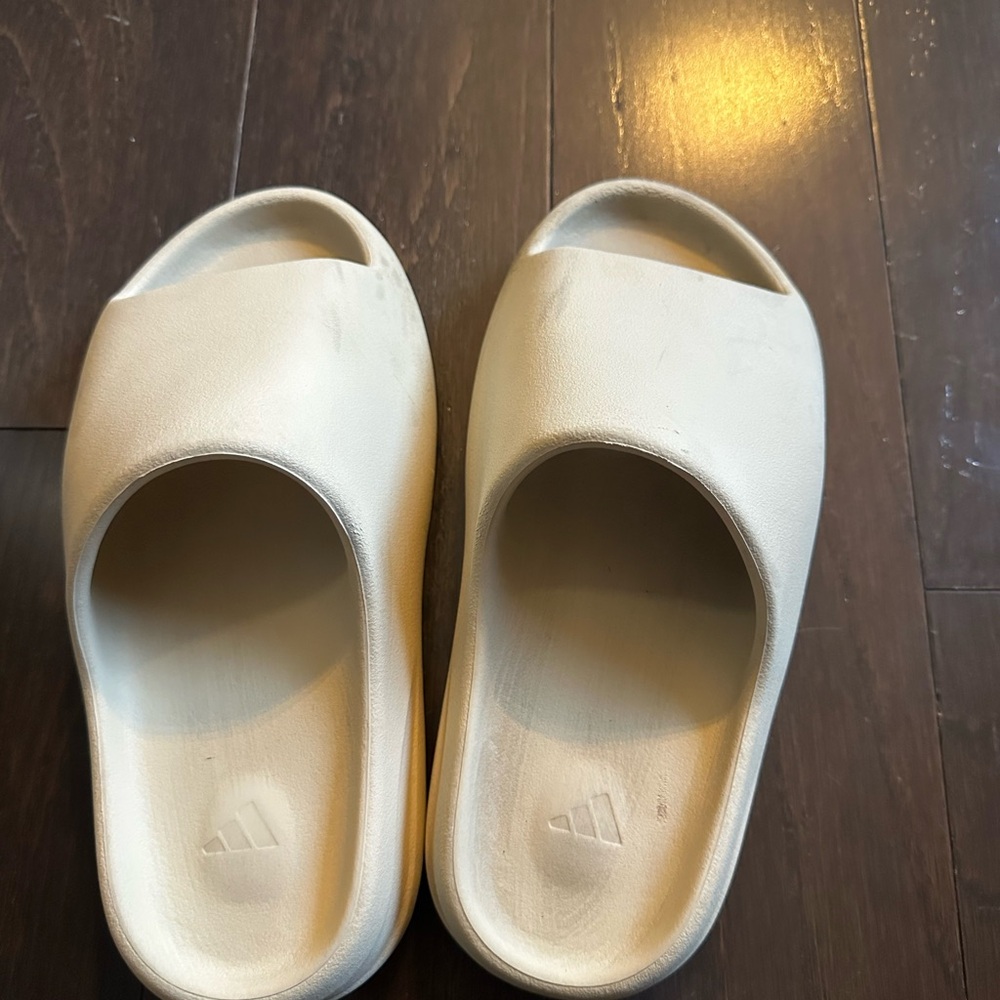 Yeezy Slide Bone